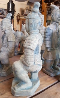 Chinese-terracotta-krijger-soldaat-knielend-1