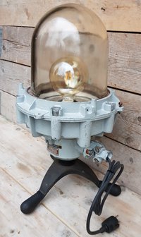 Industriële-vloerlamp-tafellamp-verlichting-lamp-industrieel-robuust-1
