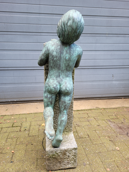 Antieke-bronze-jongentje-mannetje-op-steen-brons-waterspuwer-fontein-4