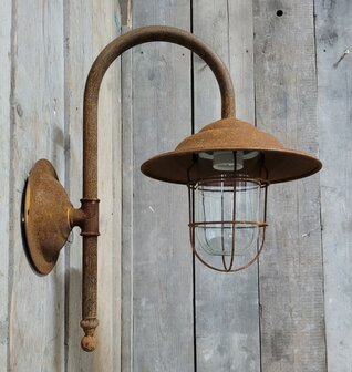 Landelijke-cortenstalen-boerderijlamp-wandlamp-buitenlamp-van-cortenstaal-roest-stallamp-boerderij-4