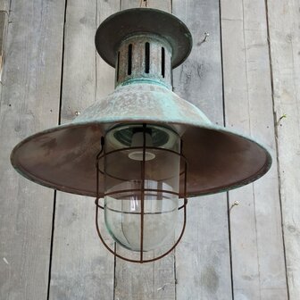 Klassieke-landelijke-koperen-hanglamp-van-koper-met-patina-8