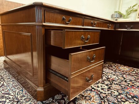 Klassiek-Engelse-Engels-Antiek-Oud-Bureau-Hoekbureau-Desk-Partnerdesk-Chesterfield-15