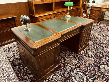 Klassiek-Antiek-Engels-Engelse-Chesterfield-Bureau-Desk-Partnerdesk-2