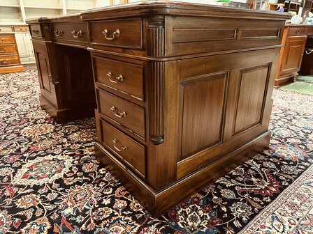 Klassiek-Antiek-Engels-Engelse-Chesterfield-Bureau-Desk-Partnerdesk-8