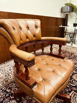 Klassiek-Engels-Engelse-Antiek-Bureaustoel-Captain-Chair