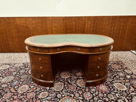 Klassiek-Engels-Antiek-Chesterfield-Kidney-Nier-Bureau-Desk