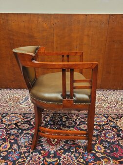 Klassieke-Engelse-Art-Deco-vergaderstoelen-eetkamerstoelen-stoelen-leder-hout-olijfgroen-10