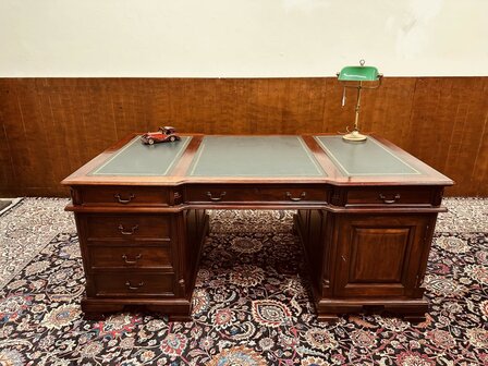 Klassiek-Antiek-Engels-Chesterfield-Desk-Bureau-Partnerdesk