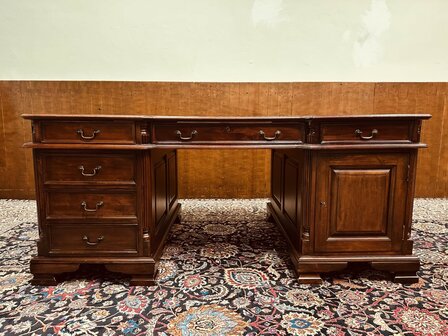 Klassiek-Antiek-Engels-Chesterfield-Desk-Bureau-Partnerdesk