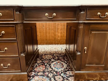 Klassiek-Engels-Antiek-Chesterfield-Oud-Bureau-Partnerdesk