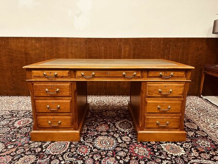 Klassiek-Engels-Antiek-Chesterfield-Oud-Bureau-Desk-Globe-Wernicke