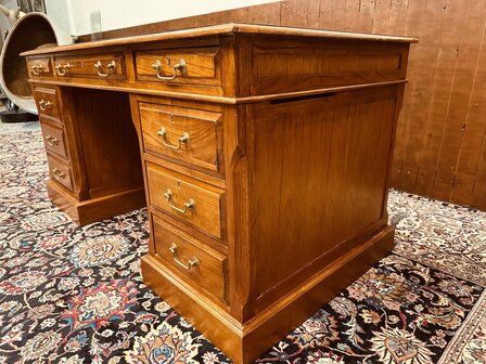 Klassiek-Engels-Antiek-Chesterfield-Oud-Bureau-Desk-Globe-Wernicke