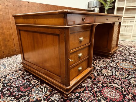 Klassiek-Antiek-Italiaans-Chesterfield-Bureau-Partnerdesk