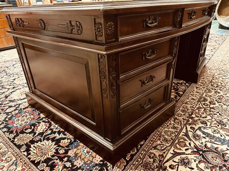 Klassiek-Engels-Chesterfield-Antiek-Bureau-Desk