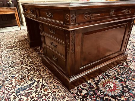 Klassiek-Engels-Chesterfield-Antiek-Bureau-Desk