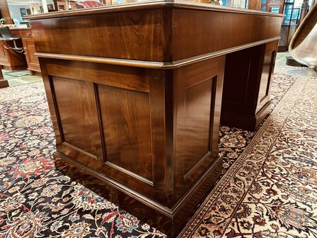 Klassiek-Engels-Antiek-Chesterfield-Bureau