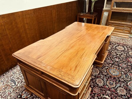 Klassiek-Engels-Antiek-Chesterfield-Bureau-Desk-Partnerdesk