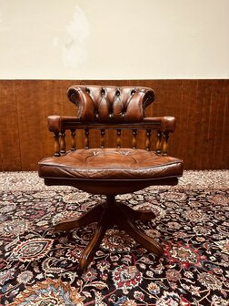 Klassiek-Engels-Antiek-Chesterfield-Bureaustoel-Captain-Chair