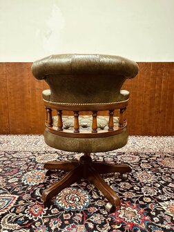 Klassiek-Engels-Antiek-Chesterfield-Bureaustoel-Captain-Chair