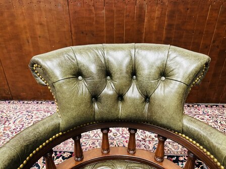 Klassiek-Engels-Antiek-Chesterfield-Bureaustoel-Captain-Chair