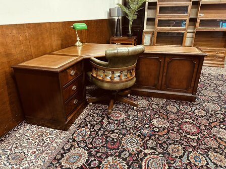 Klassiek-Engels-Antiek-Chesterfield-Heldense-Exclusive-Bureau-Desk-Hoekbureau