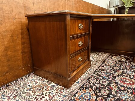 Klassiek-Engels-Antiek-Chesterfield-Heldense-Exclusive-Bureau-Desk-Hoekbureau