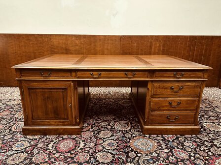 Klassiek-Engels-Antiek-Chesterfield-Eichholtz-Bureau-Partnerdesk