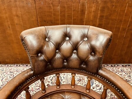 Klassiek-Engels-Antiek-Chesterfield-Bureaustoel-Captain-Chair