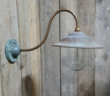 Landelijke-klassieke-koperen-stallamp-buitenlamp-met-patina-wandlamp-4