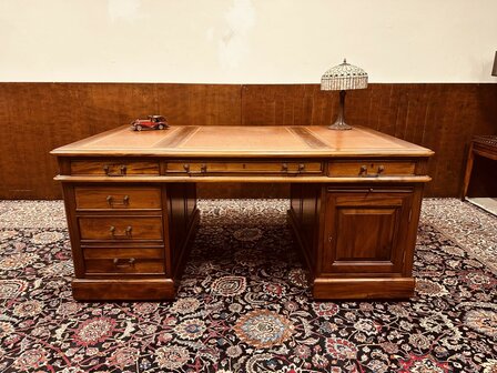 Klassiek-Engels-Antiek-Chesterfield-Groot-Bureau-Partnerdesk