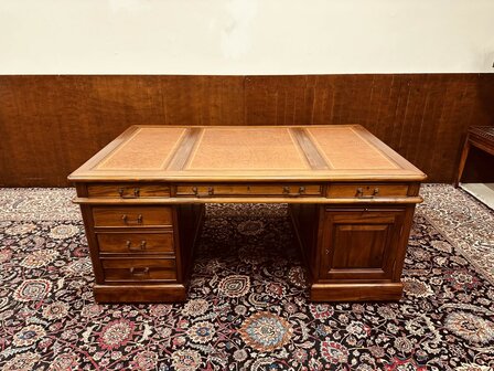 Klassiek-Engels-Antiek-Chesterfield-Groot-Bureau-Partnerdesk