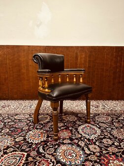 Klassiek-Engels-Antiek-Bureaustoel-Captain-Chair