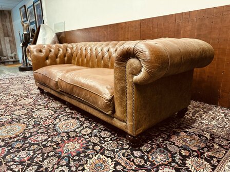 Klassiek-Engels-Chesterfield-Westminster-Bank-Bankstel-Sofa