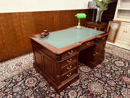 Klassiek-Antiek-Engels-Chesterfield-Bureau-Partnerdesk