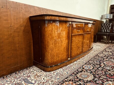 Klassiek-Italiaans-Wortelhout-Dressoir