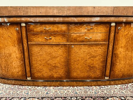 Klassiek-Italiaans-Wortelhout-Dressoir