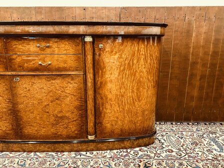 Klassiek-Italiaans-Wortelhout-Dressoir