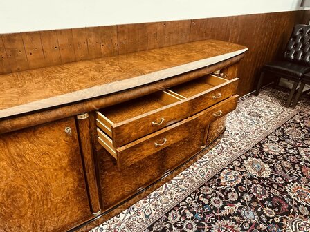 Klassiek-Italiaans-Wortelhout-Dressoir