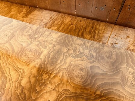 Klassiek-Italiaans-Wortelhout-Dressoir