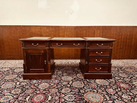 Klassiek-Engels-Chesterfield-Bureau