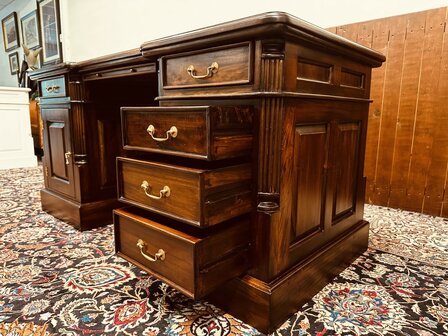 Klassiek-Engels-Bureau-Lederen-Inleg