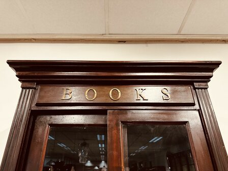 Klassiek-Engels-Antiek-Boekenkast