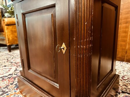 Smal-Klassiek-Engels-Bureau