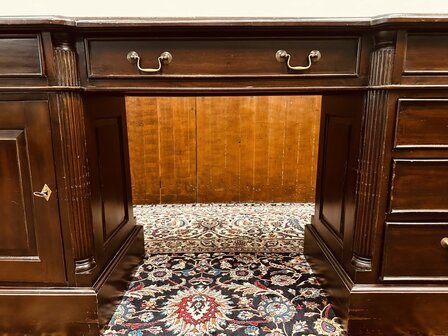 Smal-Klassiek-Engels-Bureau