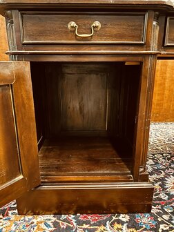 Smal-Klassiek-Engels-Bureau