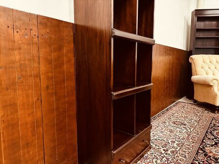 Klassiek-Engelse-Boekenkast