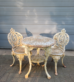 Antieke-gietijzeren-tuinset-bistro-set-tafel-met-2-stoelen-van-gietijzer-2