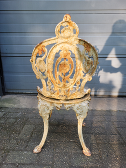 Antieke-gietijzeren-tuinset-bistro-set-tafel-met-2-stoelen-van-gietijzer-12