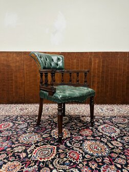 Engelse-Chesterfield-Bureaustoel-Captain-Chair