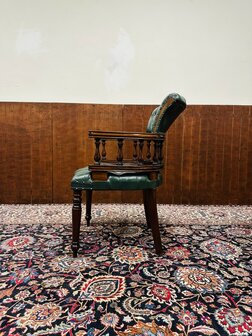 Engelse-Chesterfield-Bureaustoel-Captain-Chair